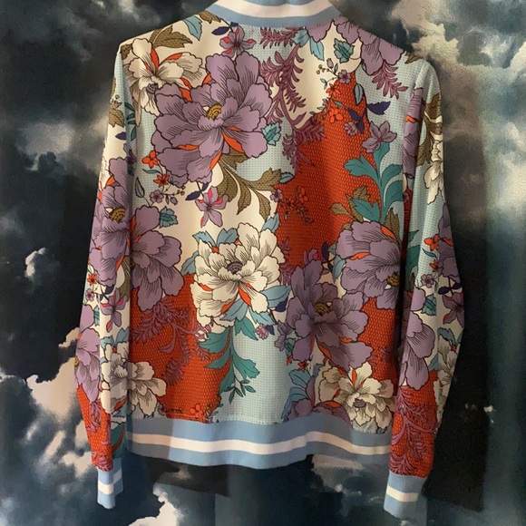 New: Avon Mark Pants Suit - Picture 8 of 9